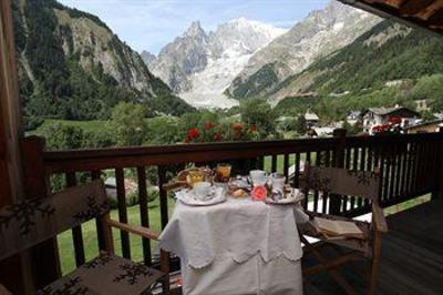фото отеля Auberge De La Maison Hotel Courmayeur
