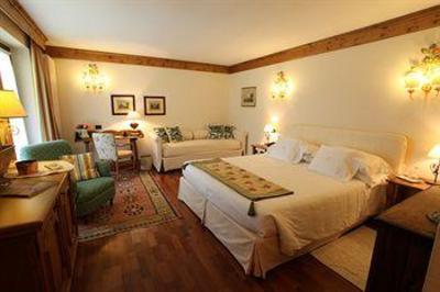фото отеля Auberge De La Maison Hotel Courmayeur