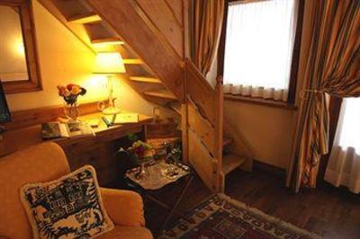фото отеля Auberge De La Maison Hotel Courmayeur