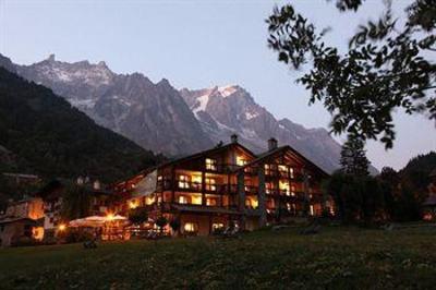 фото отеля Auberge De La Maison Hotel Courmayeur