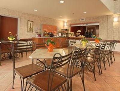 фото отеля Days Inn Ottawa Airport