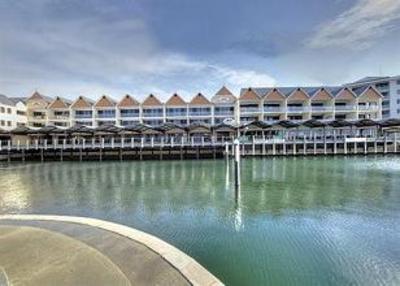 фото отеля Quality Suites Crest Mandurah