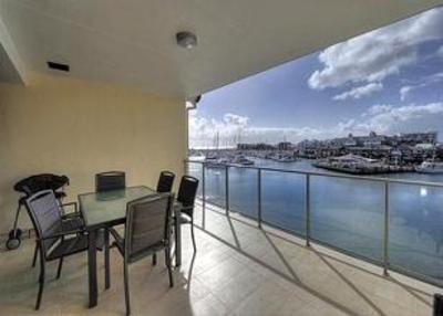 фото отеля Quality Suites Crest Mandurah