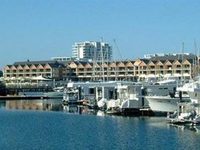 Quality Suites Crest Mandurah