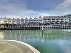 фото отеля Quality Suites Crest Mandurah