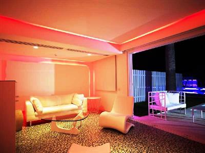 фото отеля So White Boutique Suites