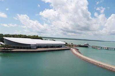 фото отеля Breezes Waterfront