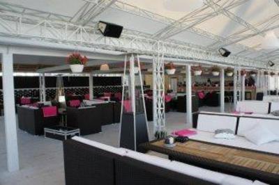 фото отеля Admiral Marina Club Mini Hotel