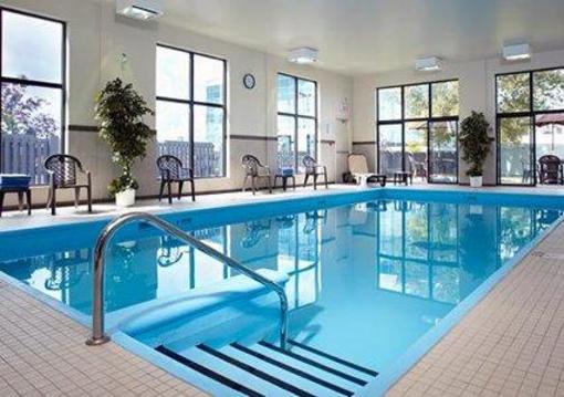 фото отеля Quality Inn & Suites Brossard
