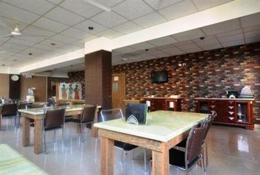 фото отеля Lotel Serviced Apartments