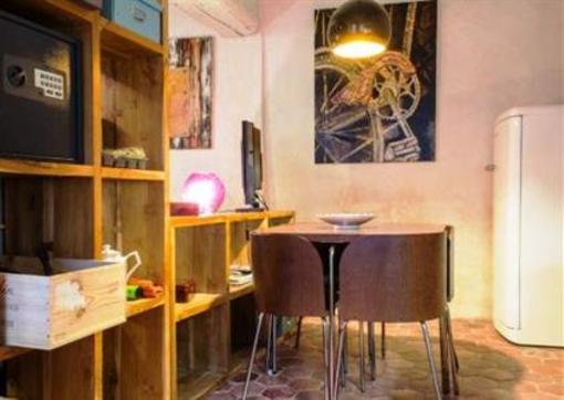 фото отеля Luxury Flat in Dijon - Studio Amiral Roussin