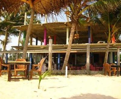 фото отеля Hilten Surf Hut