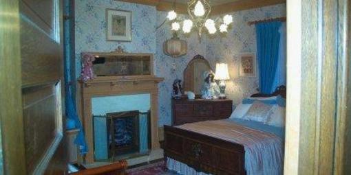 фото отеля South Broadway Manor Bed and Breakfast