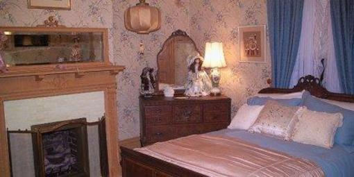 фото отеля South Broadway Manor Bed and Breakfast