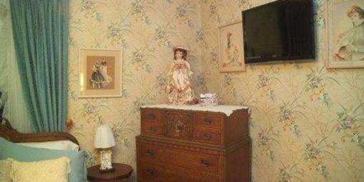 фото отеля South Broadway Manor Bed and Breakfast