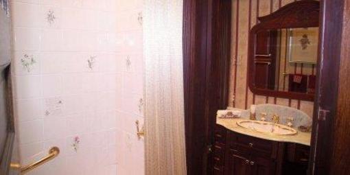 фото отеля South Broadway Manor Bed and Breakfast