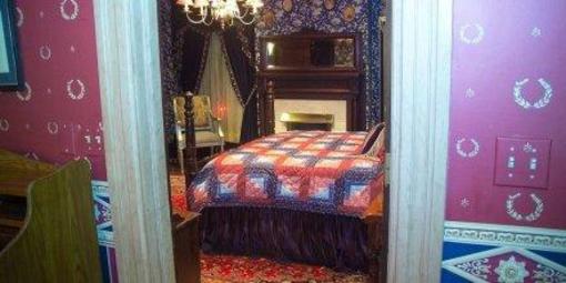 фото отеля South Broadway Manor Bed and Breakfast