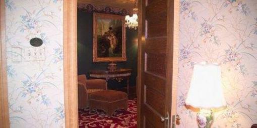 фото отеля South Broadway Manor Bed and Breakfast