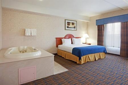 фото отеля Holiday Inn Express Providence North Attleboro