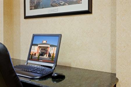 фото отеля Holiday Inn Express Providence North Attleboro
