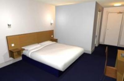 фото отеля Travelodge Harlow North Weald