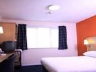 фото отеля Travelodge Harlow North Weald