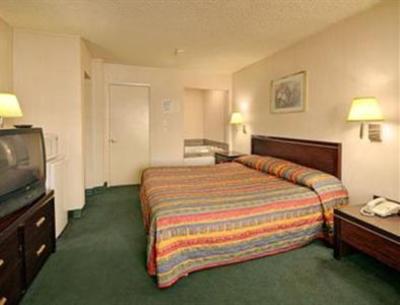 фото отеля Day and Night Inn