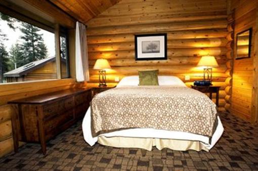 фото отеля Castle Mountain Chalets Banff
