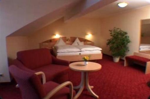 фото отеля Waldhotel Roggosen Neuhausen/Spree