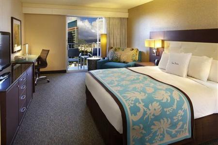 фото отеля DoubleTree by Hilton Alana Waikiki