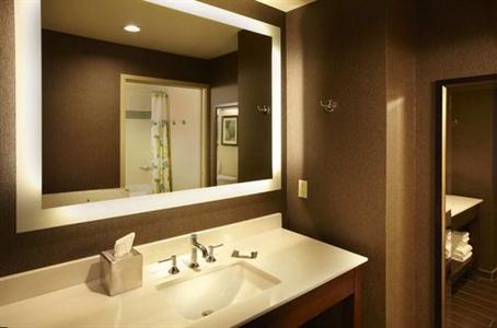 фото отеля DoubleTree by Hilton Alana Waikiki