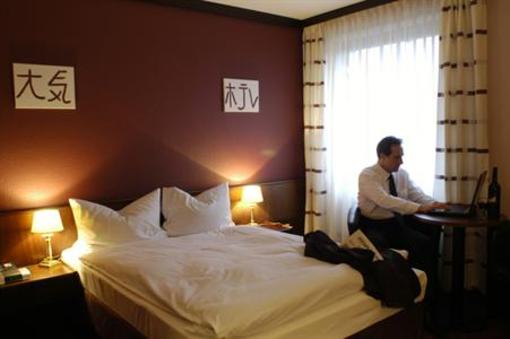 фото отеля Hotel Waldkur