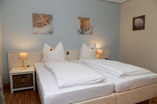 фото отеля Hotel Waldkur