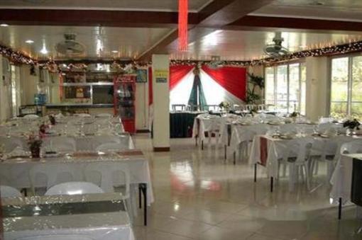 фото отеля Talisay Green Lake Resort
