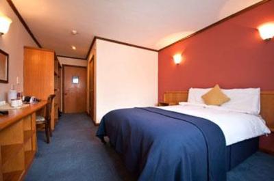 фото отеля Innkeeper's Lodge Basingstoke