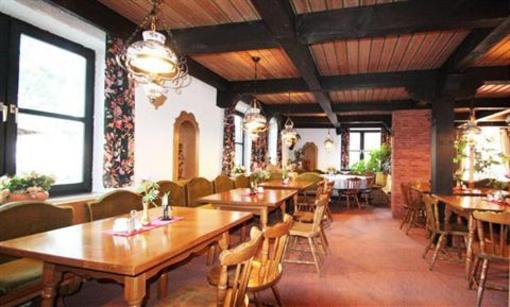 фото отеля Hotel Restaurant Zum Forst