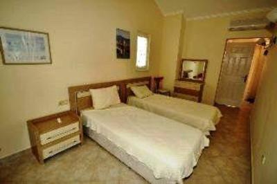 фото отеля Oasis Holiday Villas