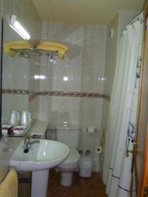 фото отеля Hostal Escuils