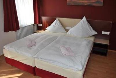 фото отеля Hotel Stadt Emmerich am Rhein