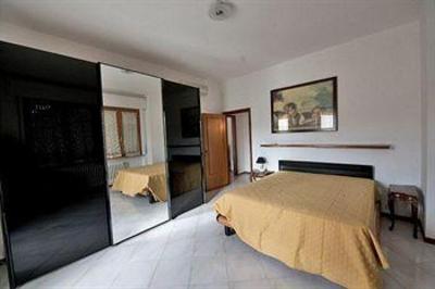 фото отеля Palazzo Gasparroni Apartments Tortoreto