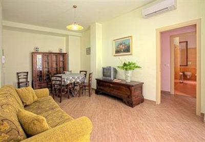 фото отеля Palazzo Gasparroni Apartments Tortoreto