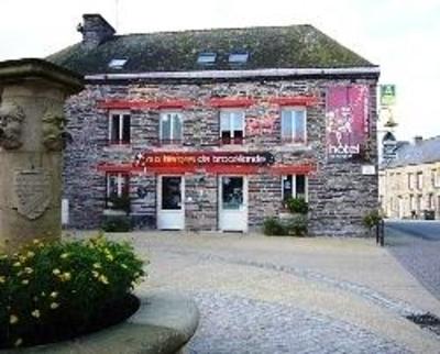 фото отеля Aux Berges de Brocéliande Hotel Beignon