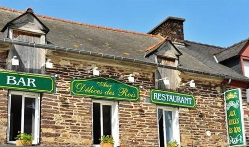 фото отеля Aux Berges de Brocéliande Hotel Beignon