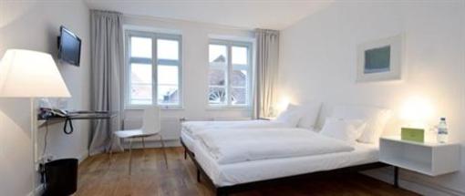 фото отеля Einzigartig Das kleine Hotel im Wasserviertel