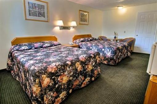 фото отеля America's Best Inn Lake George
