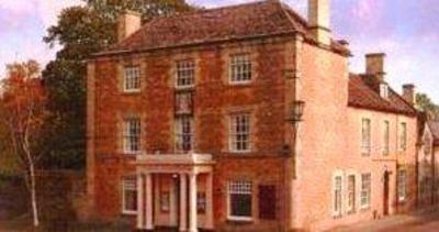 фото отеля Methuen Arms Hotel Corsham