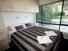 фото отеля Boats and Bedzzz Houseboat Stays