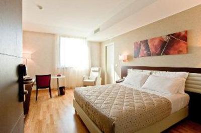 фото отеля Breaking Business Hotel Mosciano Sant'Angelo