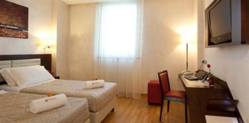 фото отеля Breaking Business Hotel Mosciano Sant'Angelo