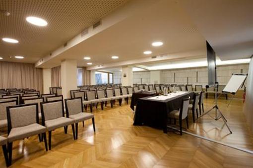 фото отеля Breaking Business Hotel Mosciano Sant'Angelo